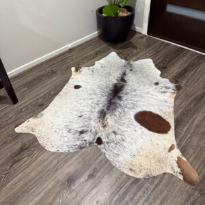 Natural Cowhide Rug – Genuine Skin Floor Decor (Unique Pattern)