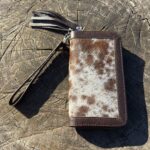 Cowhide women hand wallet without mirror – card slots and snap closure