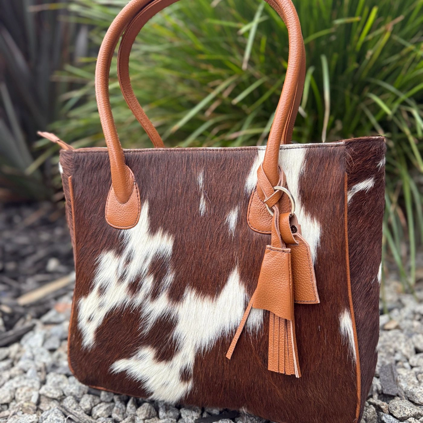 Genuine cowhide leather tote handbag with shoulder straps