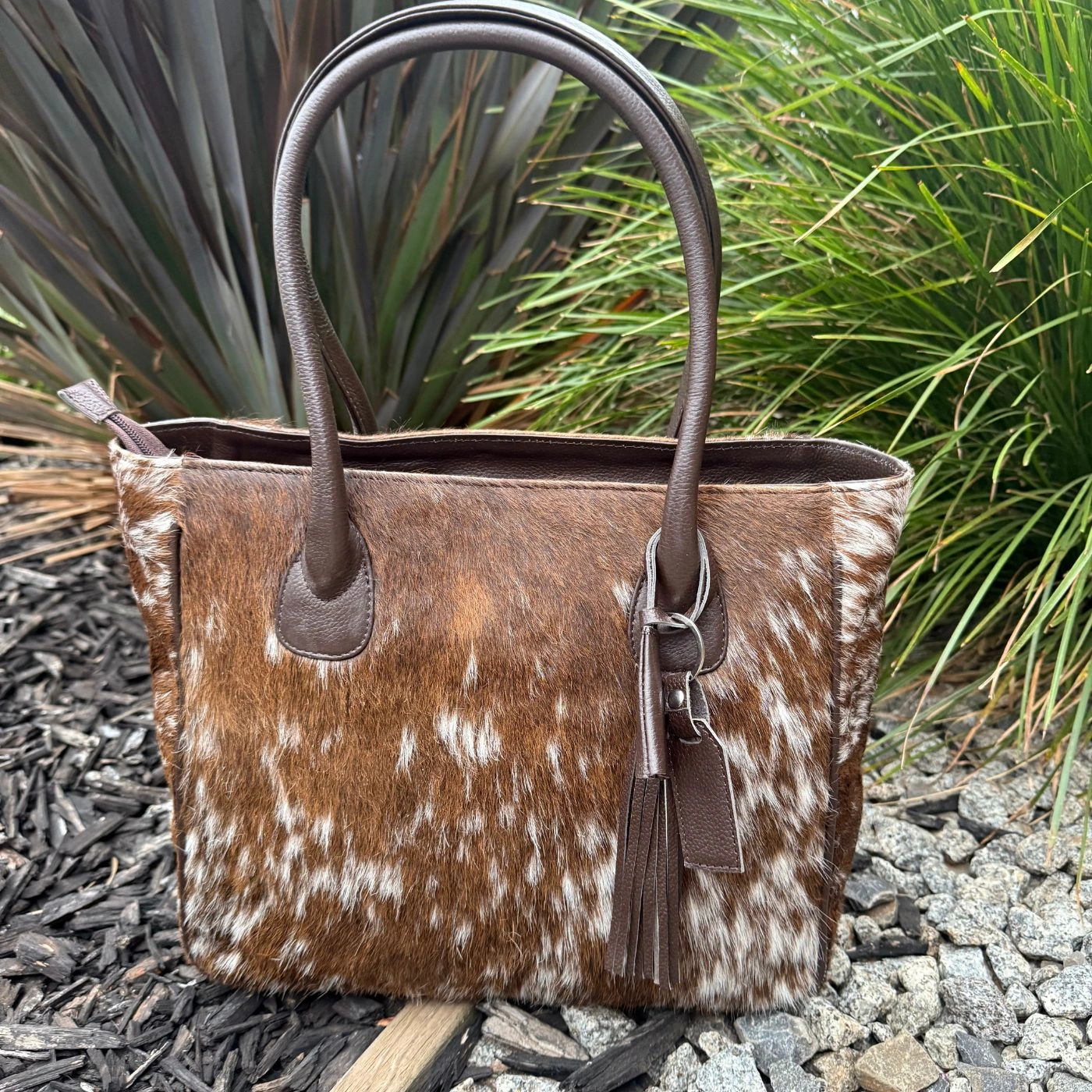 Genuine cowhide leather tote handbag with shoulder straps