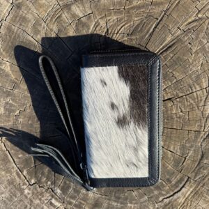Cowhide women hand wallet without mirror – card slots and snap closure