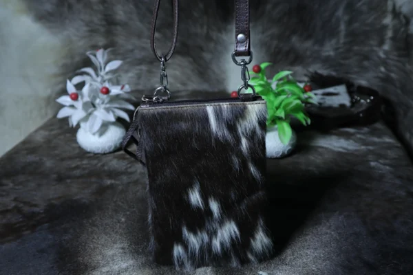 Cowhide Mobile Pouch – Adjustable for All Phone