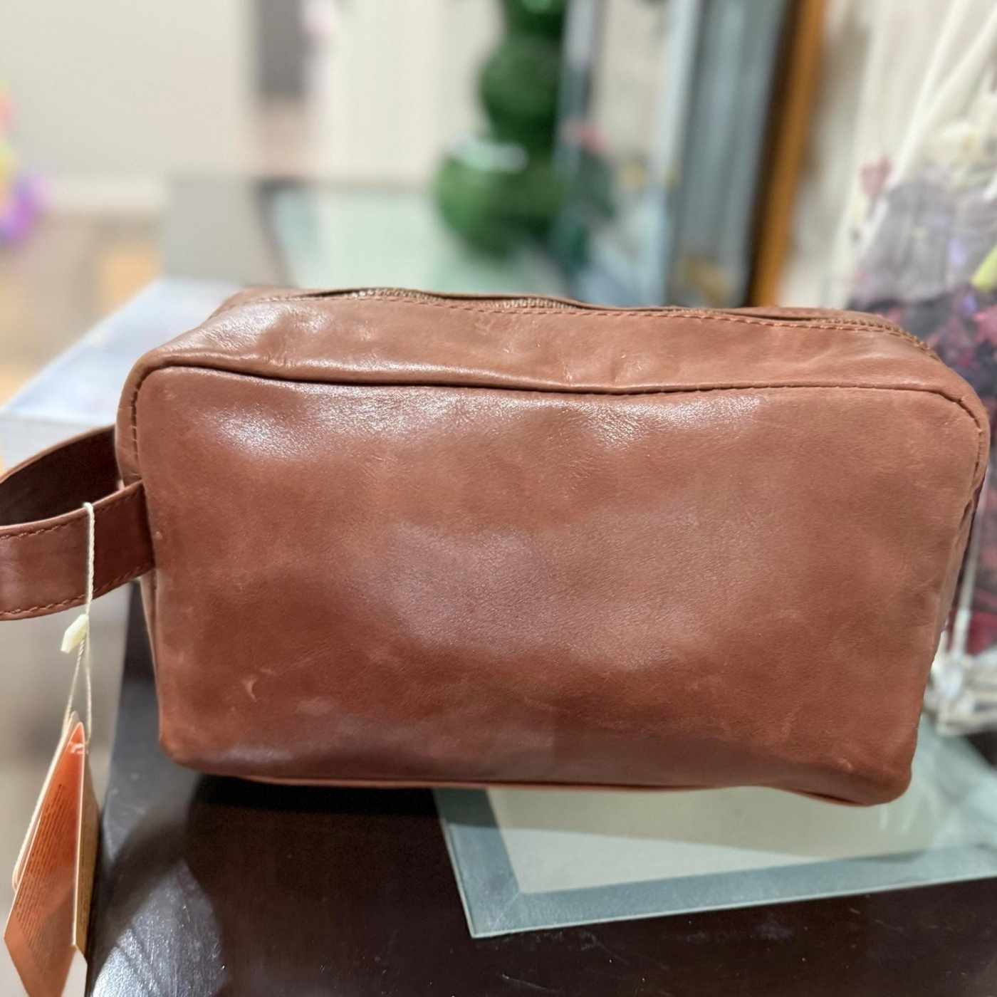 brown-cow-leather-toiletry-bag-with-zipper-compartment